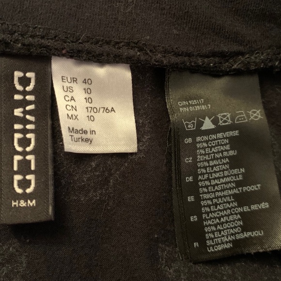 H&M Divided Black Cat Print Circle Skirt Size 10 - Picture 2 of 2